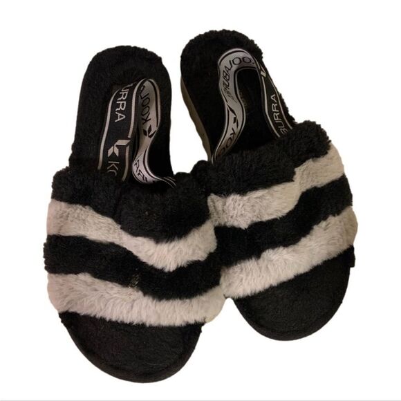 Koolaburra by UGG‎ Size 7 Black and White Slippers - Picture 1 of 2